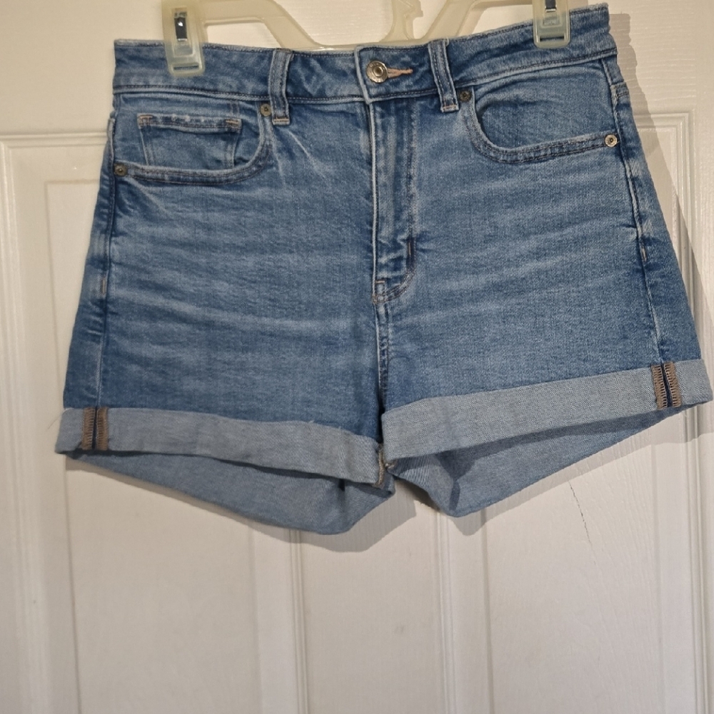 American Eagle Outfitters Light Blue High-Rise Cuffed Denim Mom Shorts